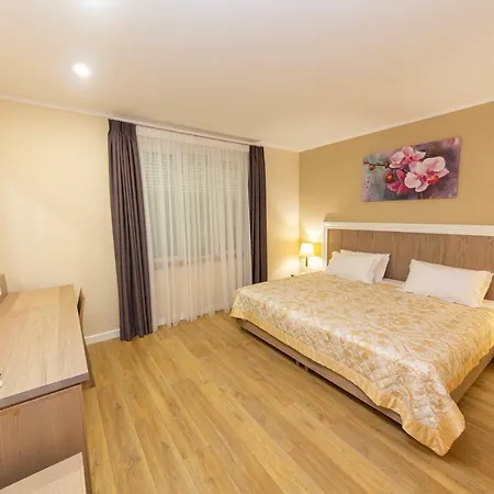 F&m Hotel